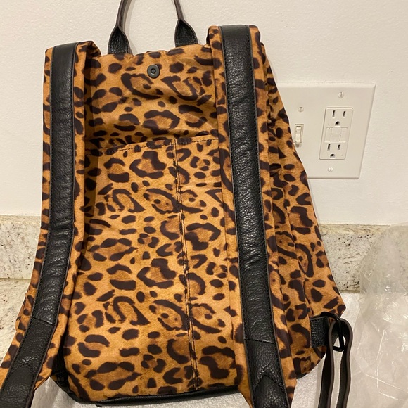 NEW AIMEE KESTENBERG Large Nylon Tech Tabitha Cheetah 19 x 12 x 5. Lapto… - Picture 4 of 8